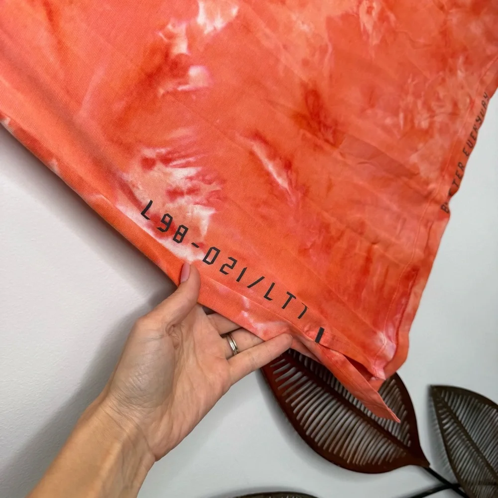 J2 Lululemon‎ Men's Large Orange Always Agile Tank Spray Dye